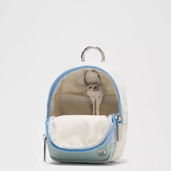 Lululemon Everywhere Backpack Nano (Light Ivory/Pelican/Sinatra Blue/Silver) - Picture 8 of 8